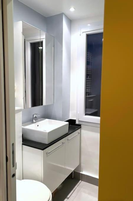 Logement Entier - Appartement Cosy De 2 Pieces パリ エクステリア 写真